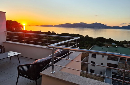Pietrosella Apartment | Elevated Ocean View Retreat: T3 Neuf Design with 9.8 Rating