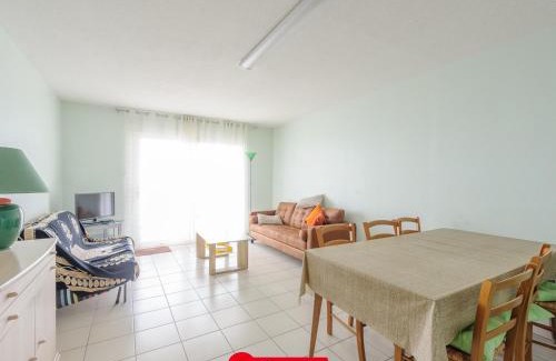 Quartier du Casino Apartment | Seaside T3 Apartment in Châtelaillon-Plage with Balcony