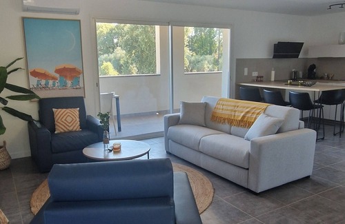 Arena Apartment | Relaxing T3 Premium with Hot Tub in Private Residence