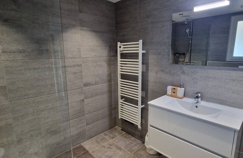Arena Apartment | Relaxing T3 Premium with Hot Tub in Private Residence