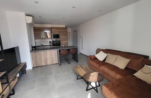 Propriano Apartment | Cozy T3 Propriano with Ocean View, Steps to the Beach