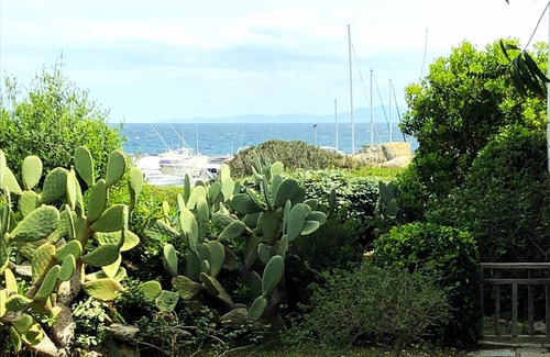 Marine de Saint Ambroggio Apartment | Tranquil T3 Sea View Retreat Near Beach with Private Garden