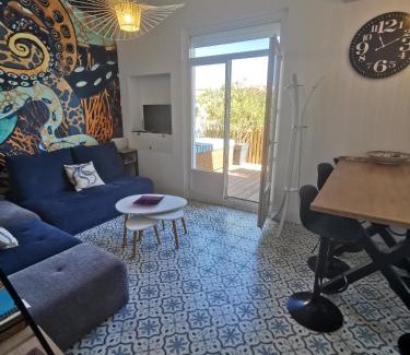 Banyuls-sur-Mer Apartment | Cozy Oceanfront Retreat: T3 Terrasse, 4-Star Comfort
