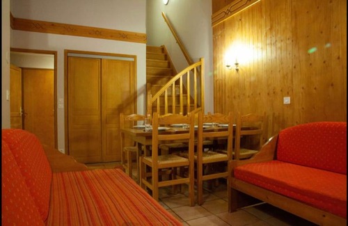 Lanslevillard Apartment | Family-Friendly T3 Val Cenis: Ski-In, Ski-Out Retreat