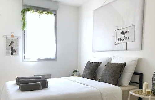 Fontaine-Bayonne-Cartoucherie Apartment | Discover T3 Zénith: Pool, Parking & Top-Rated Comfort