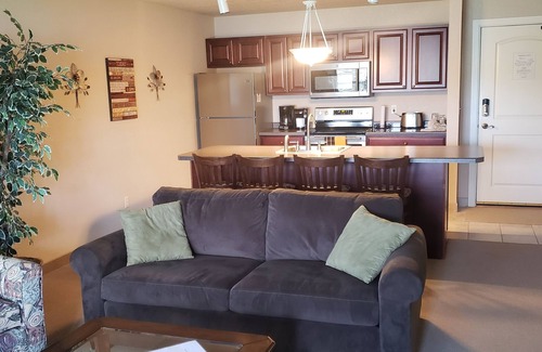Birchwood Condo | Beautiful T311 Condo on Tagalong Golf Course with Lake Views