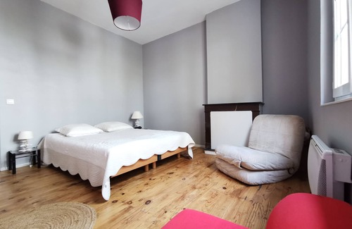 Lormont House | Modern T4 with Patio and Garonne River Views