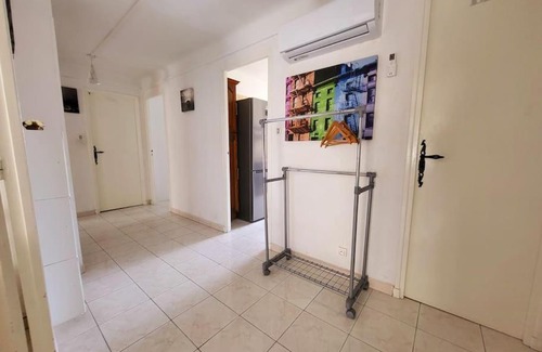 3rd Arrondissement Apartment | Comfortable T4 with 2 Balconies near Gare St Charles