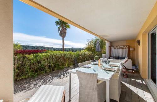 Garrigues Apartment | Beautiful T4 Terrasse VUE sur le GOLF with Oceanfront Views