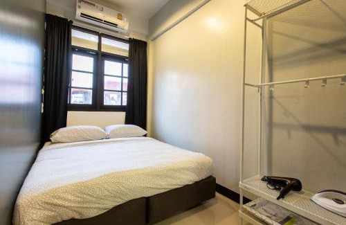 Khlong San Apartment | Convenient 2-Bedroom Stay Near BTS with Full Kitchen