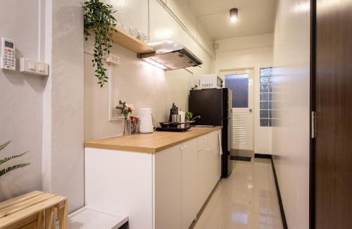 Khlong San Apartment | Convenient 2-Bedroom Stay Near BTS with Full Kitchen