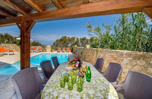 Ta' Għammar House | Discover Ta Gananz Holiday Home: Family and Pet-Friendly Retreat