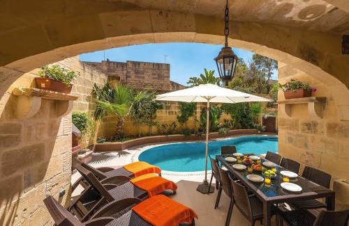 Ggantija House | Pet-Friendly Ta' Majsi Holiday Home with Pool & High Ratings