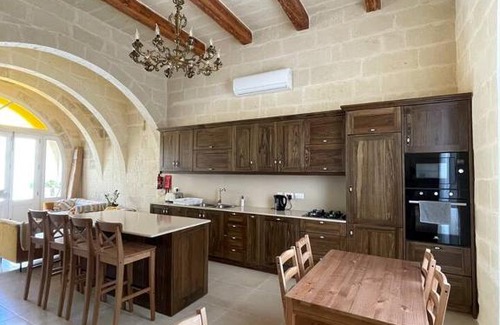 Nadur House | Idyllic Ta’ Mikieli 62: Poolside Retreat for Families