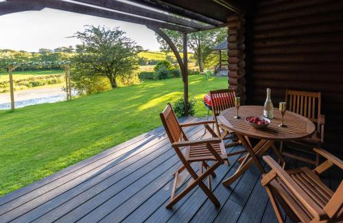Fivelanes Ski Chalet | Family-Friendly Retreat at Ta Mill Cottages - Brookview Lodge