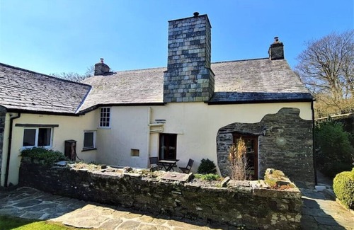 Fivelanes Cottage | Idyllic Ta Mill Pump Cottage: Guest Rated 10/10 Retreat