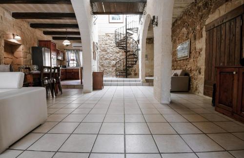 Xaghra House | Experience Ta'Peppa: Premier Oceanfront Retreat with Pool