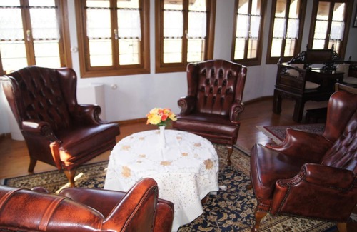 Pinakates Hotel | Exquisite Ta Xelidonakia: 5-Star Haven with Pool & Breakfast