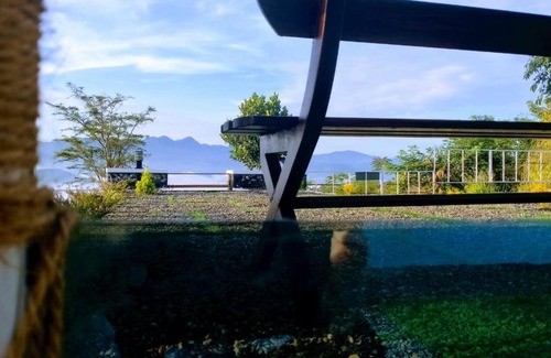 Elappara House | Cozy TAA Bungalow: Pet Friendly with Pool & Family Comfort