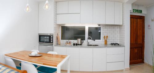 Macrozona Meseta Cerro Calafate Apartment | Experience TAAR AIKE: Family-Friendly & Wheelchair Accessible
