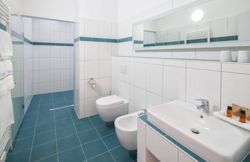 Kellinghusen Hotel | Discover Taba Hotel: Wheelchair Accessible with Breakfast