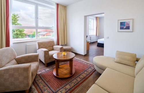 Kellinghusen Hotel | Discover Taba Hotel: Wheelchair Accessible with Breakfast