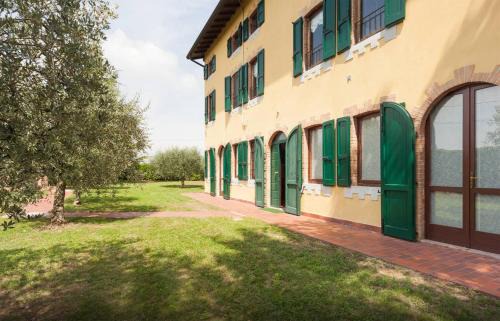 San Benedetto di Lugana Villa | Discover CASCINA TABACHERA Vineyard House at Lake Garda