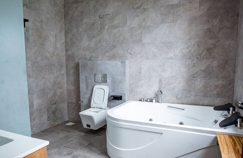 Fort Portal Resort | Discover Tabebuia Spa and Safari Resort with Ocean View