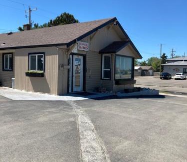 Taber Hotel | Comfortable Stay at Taber Motel – Pet & Child Friendly