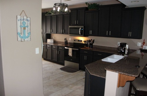 Indian Point Condo | Beautiful Table Rock Lake Condo with Pool & Jacuzzi Escape