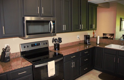 Indian Point Condo | Beautiful Table Rock Lake Condo with Pool & Jacuzzi Escape