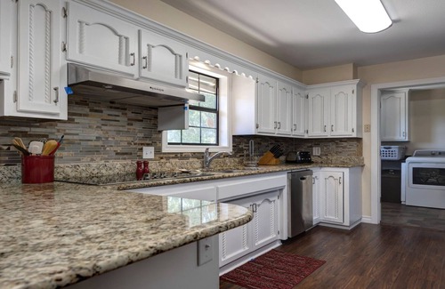 Branson West House | Enjoy Table Rock Lake Views with Spa and Family-Friendly Amenities