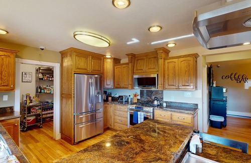 Parowan Bed & Breakfast | Cozy Aviator Suite at Brian Head Mountain with WiFi & Pool