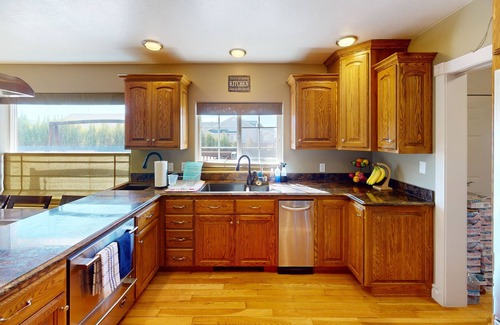 Parowan Bed & Breakfast | Cozy Aviator Suite at Brian Head Mountain with WiFi & Pool