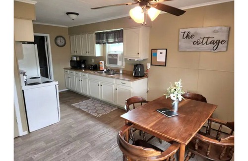 Patton Cottage | Highly Rated Tackett's Cottage Near Lake and State Park