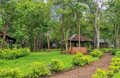 Salavan Province Cabin | Discover Tadlo Lodge: Family-Friendly Stay with Kitchen Amenities
