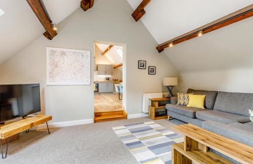 Tilston House | Discover Tadpole Cottage at Frog Hall with Hot Tub Retreat