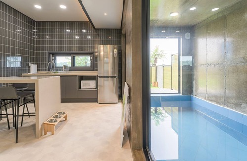Chogaesan House | Taean Aloha Oe Pet Pool Villa