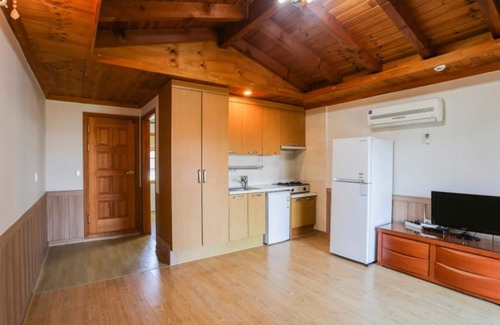 Mongdae House | Relax at Taean Badaui Achim Pension: Eco-Friendly Retreat