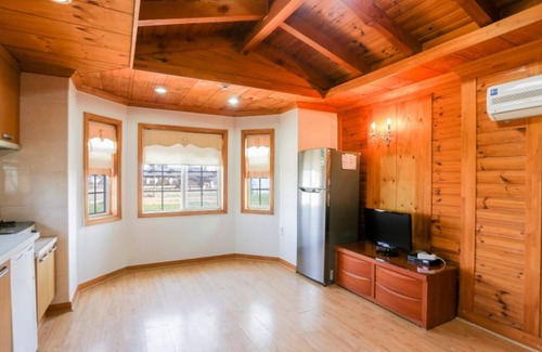 Mongdae House | Relax at Taean Badaui Achim Pension: Eco-Friendly Retreat