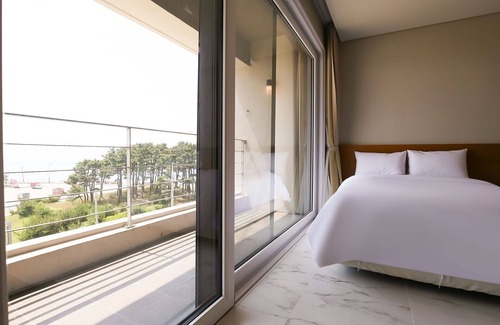 Taean Hotel | Eco-Friendly Getaway at Taean Del Mar with Breakfast Included