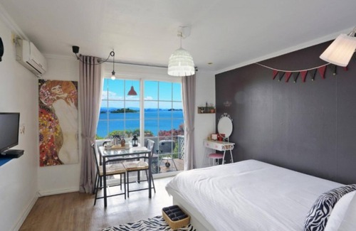 Taean House | Experience Comfort at Taean Elvis Pension with Pool & Breakfast
