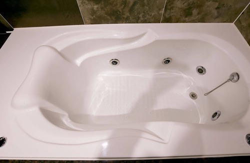 Kwisil Hotel | Eco-Friendly Getaway at Taean Hana Motel with Breakfast