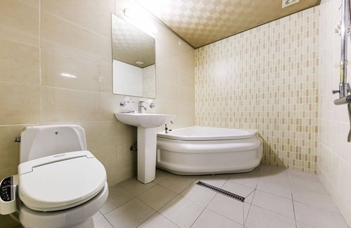 Paeksajang Hotel | Eco-Friendly Taean Lux Pensiontel with Family Amenities