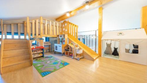 Sanha-ri House | Taean Yoyo Kids Poolvilla