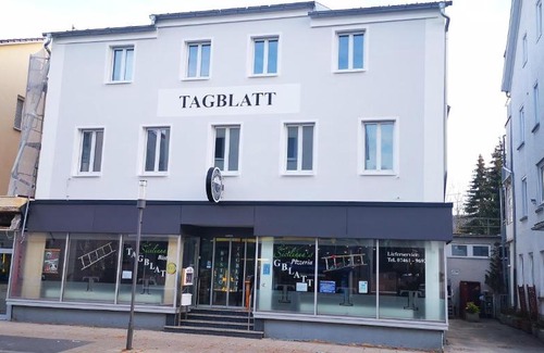 Tuttlingen Apartment | Discover TAGBLATT Apartment 6: Top-Rated Stay with Dining