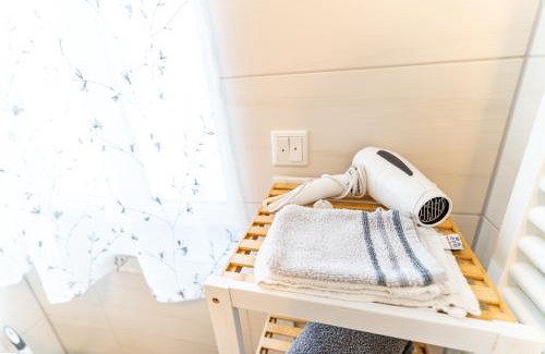 Tuttlingen Apartment | Discover TAGBLATT Apartment 6: Top-Rated Stay with Dining