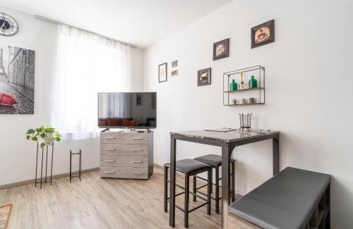 Tuttlingen Apartment | TAGBLATT Apartment 8 - Guest Rated 9/10 with Restaurant