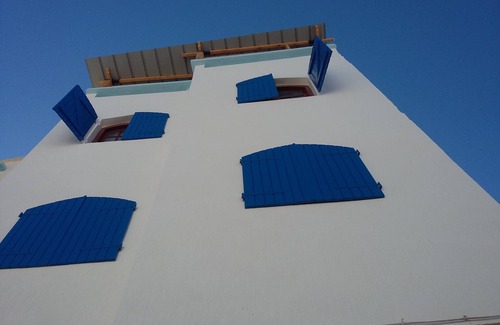 Tamrhakht Apartment | Oceanfront Bliss at Taghazout Bay: Pet-Friendly Retreat