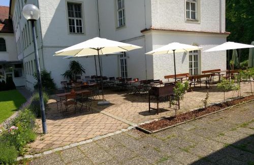 Reimlingen Hotel | Discover Tagungshaus Reimlingen: Family-Friendly Retreat